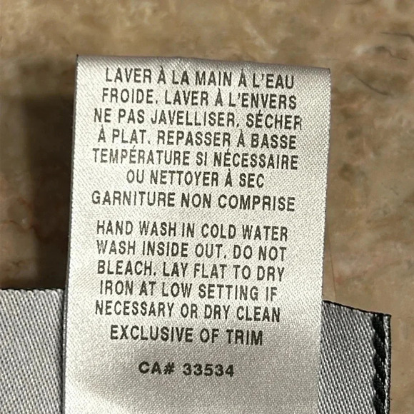 Y2K Libra ,vtg top . 
Women Medium.Black,white,abstract, embellished,square neck - Picture 15 of 15